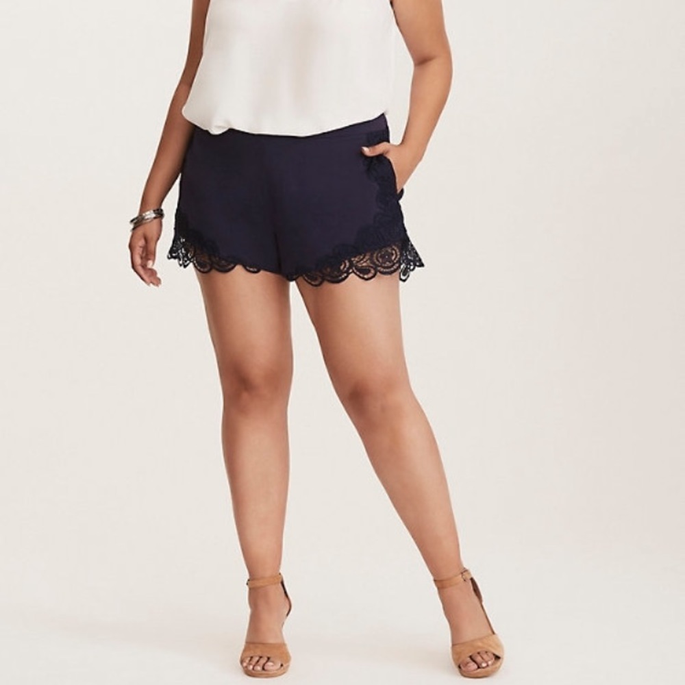 Lace trim shorts